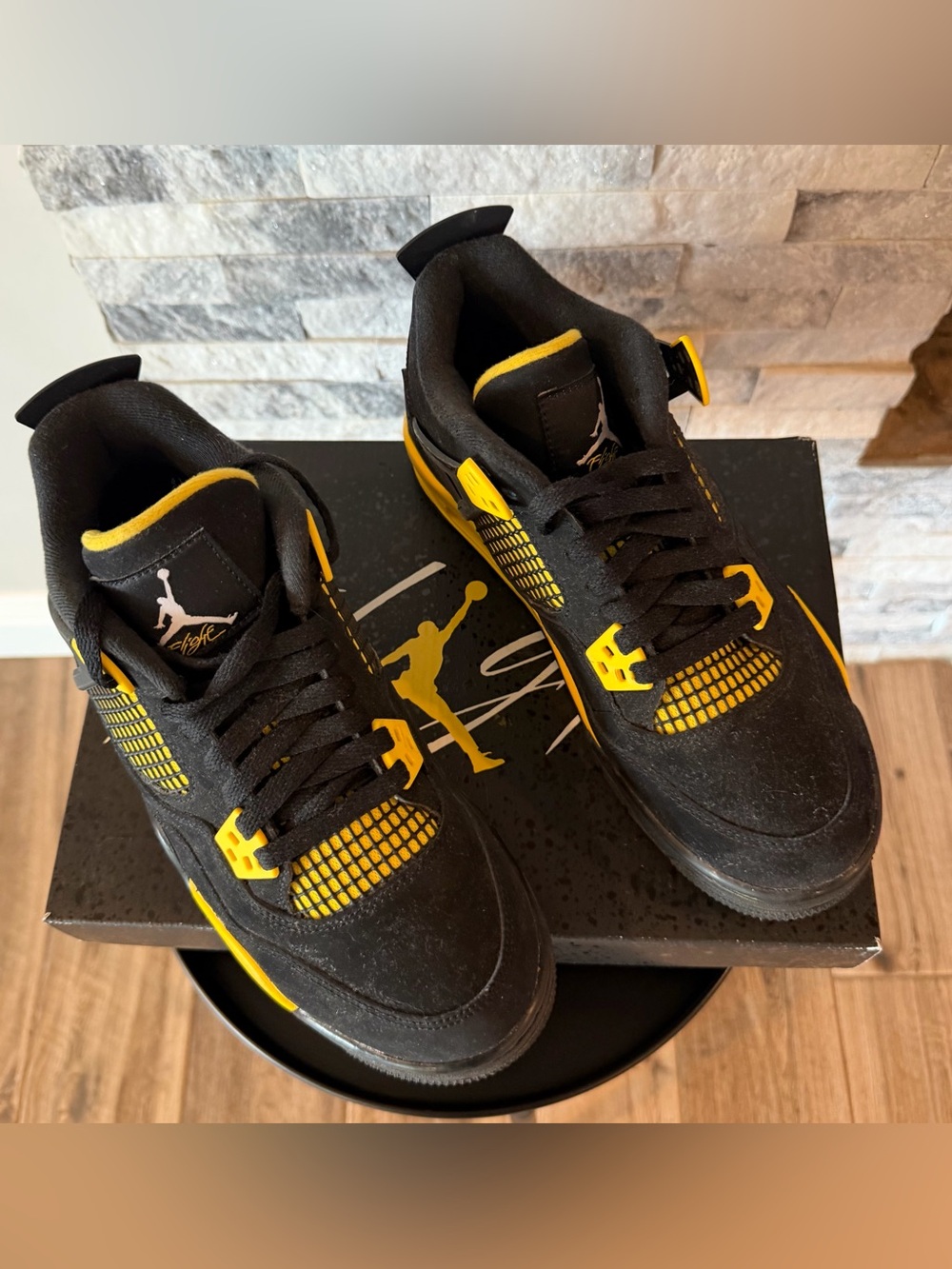 Nike Air Jordan 4 Retro Thunder GS | 7Y/W8.5 | Black & Yellow | Worn Once